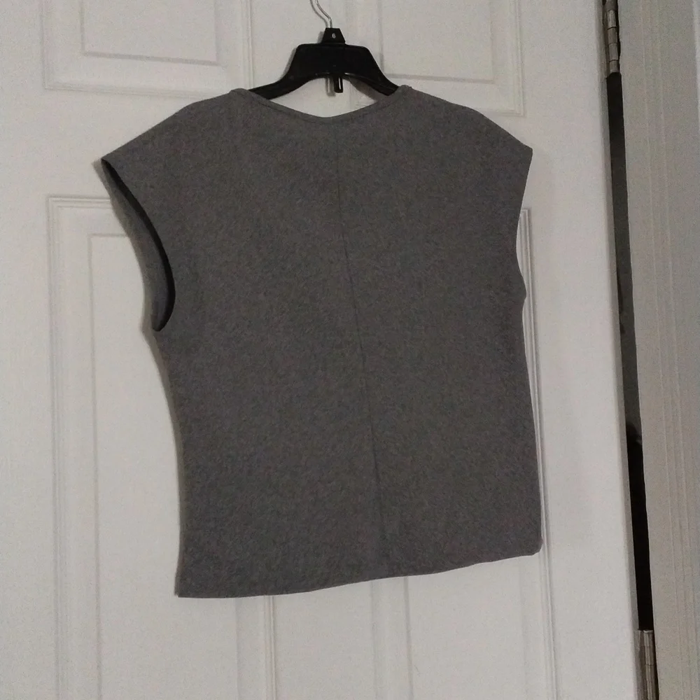 NWT Athleta Bayview T-Shirt Gray M - Picture 3 of 4
